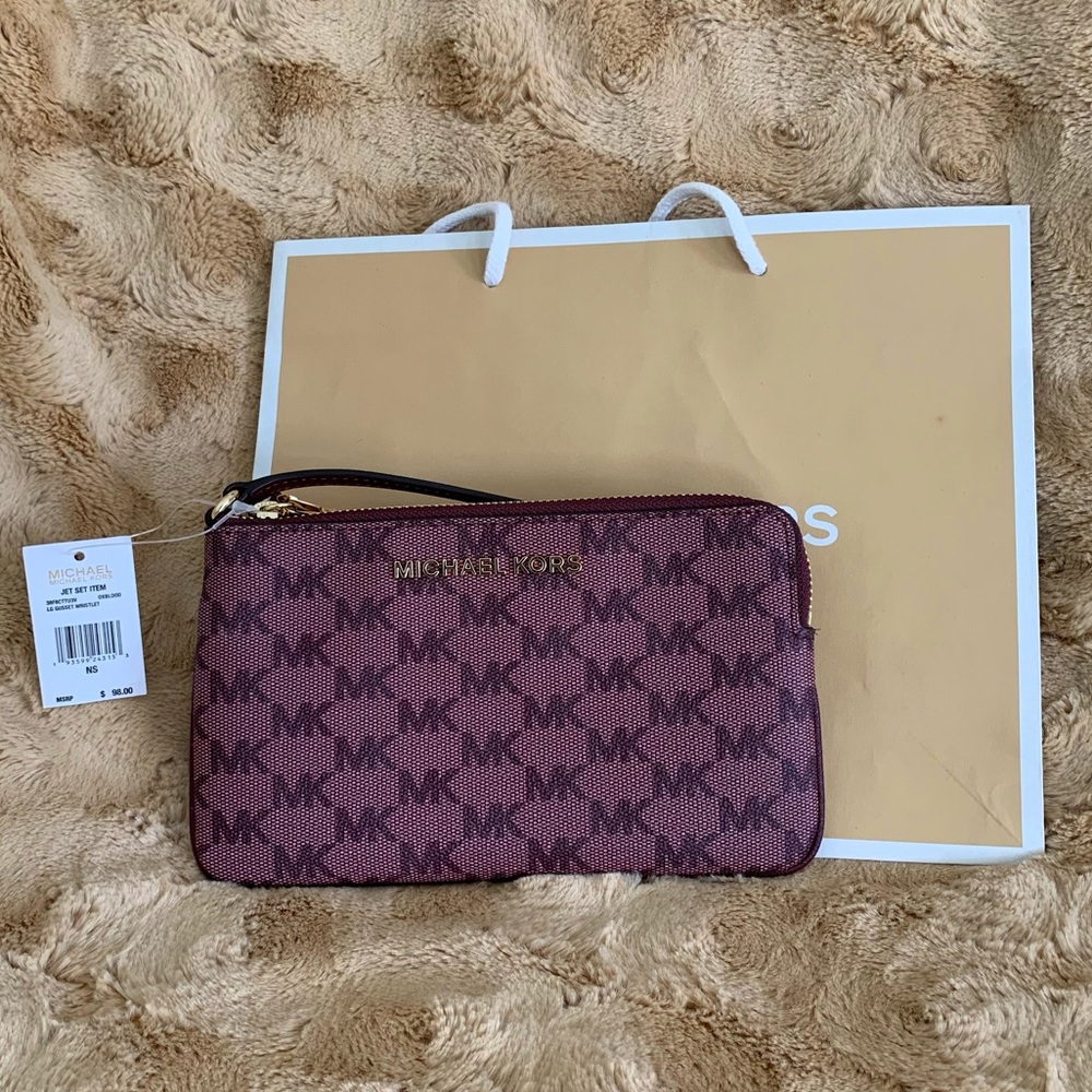 Michael Kors Jet Travel Large Top Zip Wristlet
